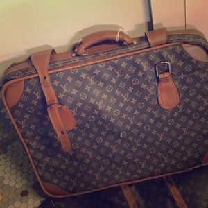 Gorgeous Louis Vuitton suitcase vintage